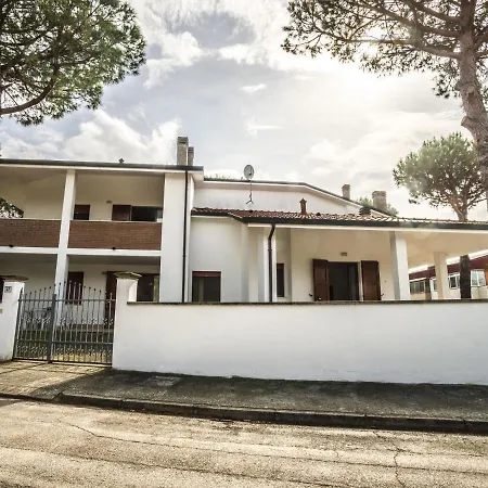 Modern Holiday In Near Sea * Lido di Volano